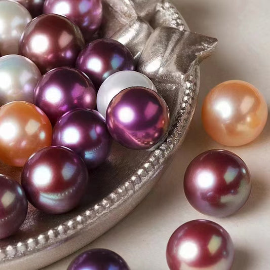Colorful Super Atomic Bomb Pearl (16mm+): All pearls below 16mm will be given away. There is one pearl inside a pearl clam, mainly purple