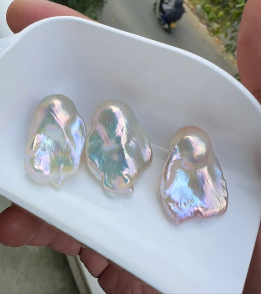 Aurora White Baroque Pearl Clams (1-2 Baroque pearls in one clam)